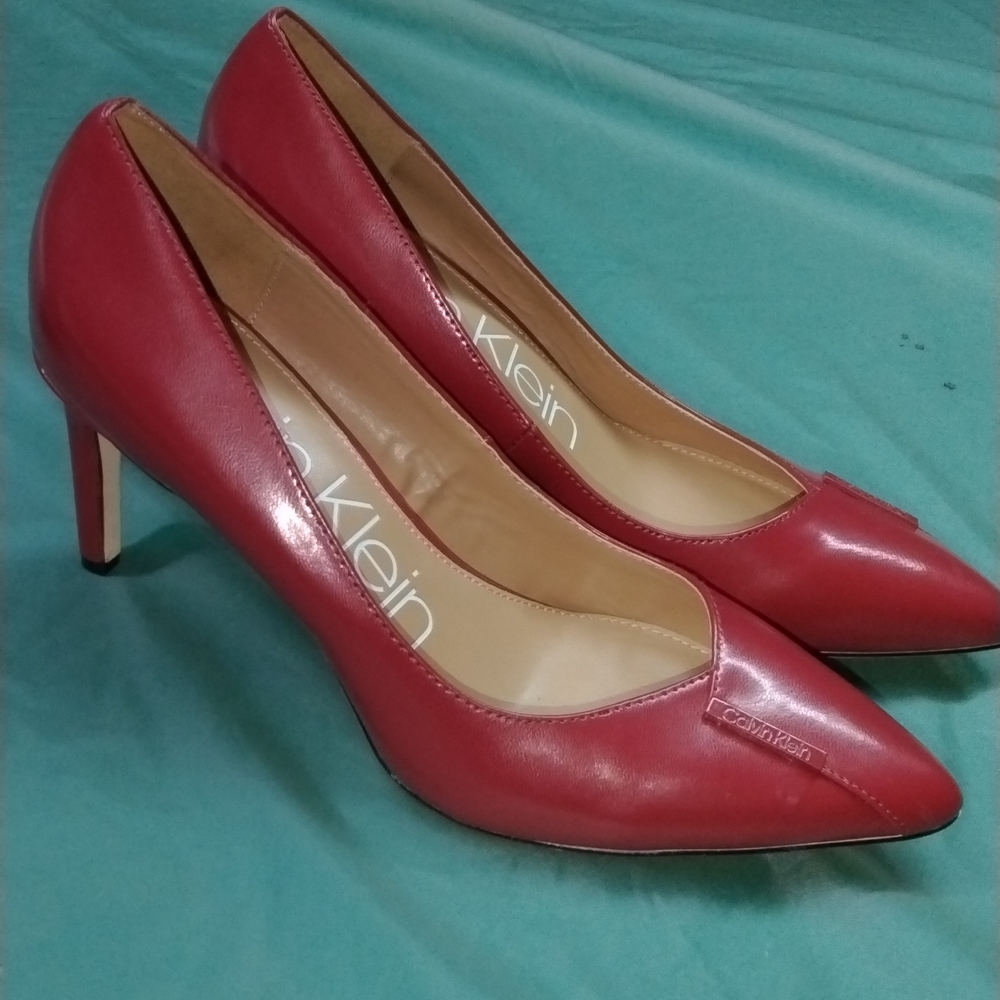 Red High heels 👠 - Picture 3 of 5